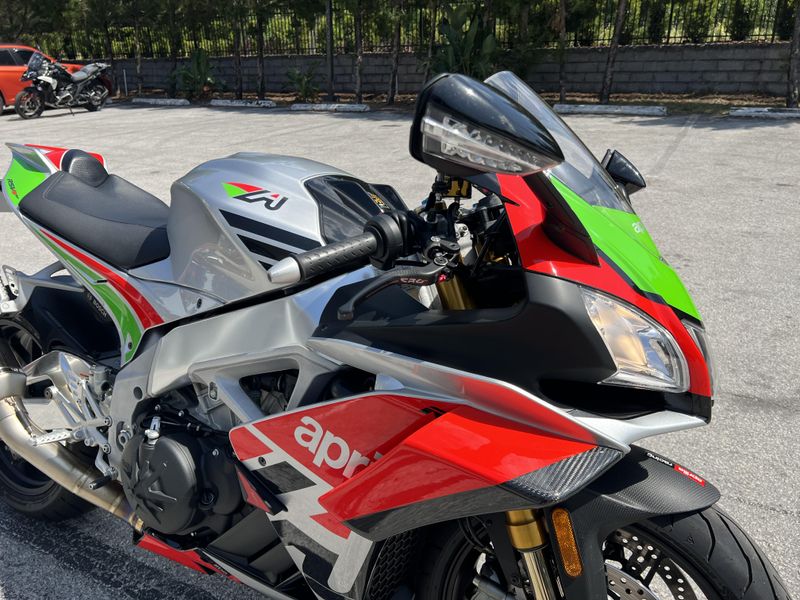 2018 Aprilia RSV4 RF 