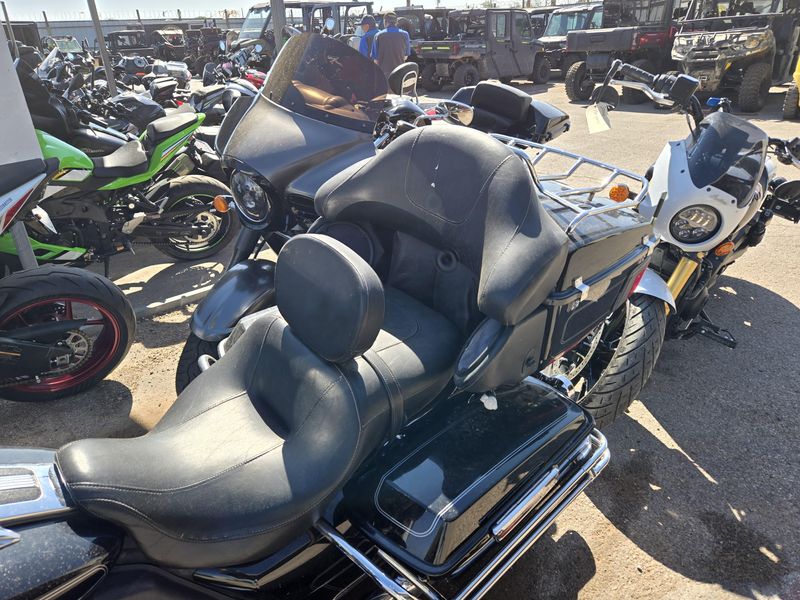 USED 2012 HARLEY ELECTRA GLIDE ULTRA CLASSIC Image 5
