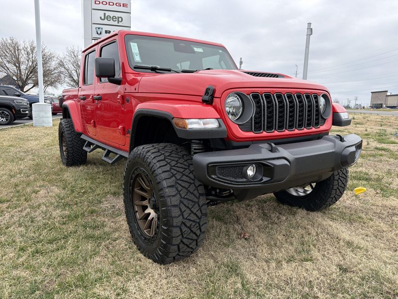 New 2026 Jeep Gladiator Sport S 4x4Image 3