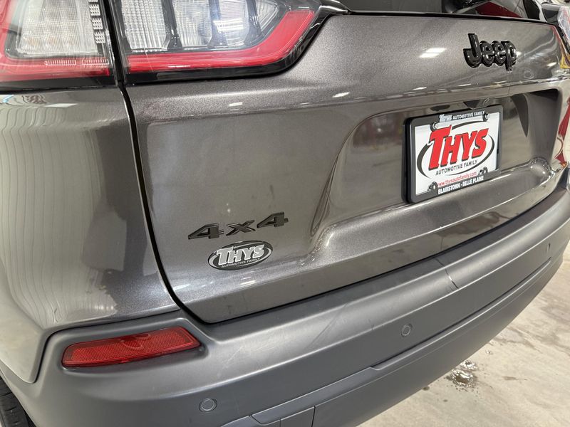 Used 2020 Jeep Cherokee AltitudeImage 5