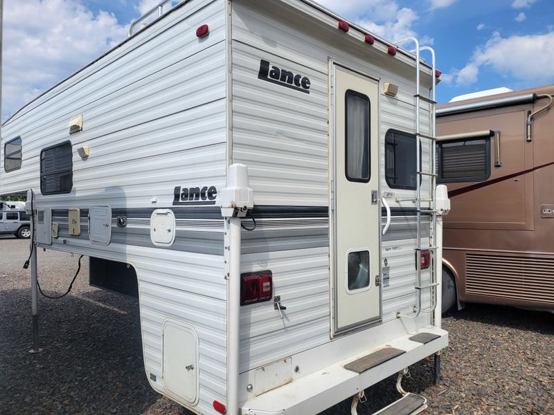 Used 1997 LANCE 9500 SQUIRE Image 3