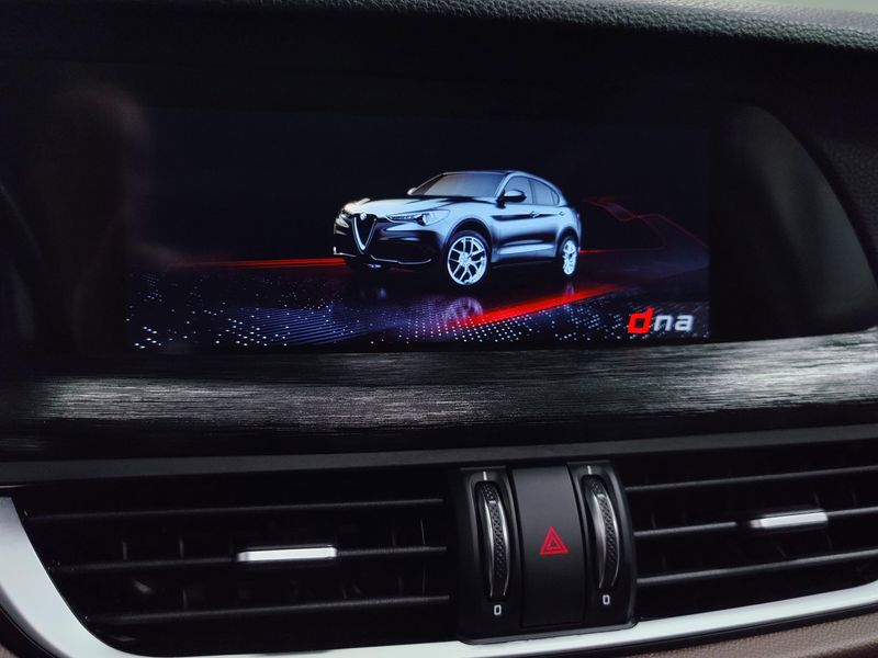 2021 Alfa Romeo Stelvio Nero AWD w/Sunroof/Activ AsstImage 25