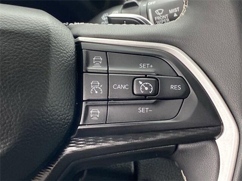 2023 Jeep Grand Cherokee L AltitudeImage 24