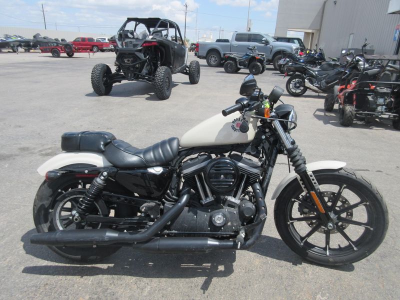 USED 2022 HARLEY SPORTSTER IRON 883 Image 2