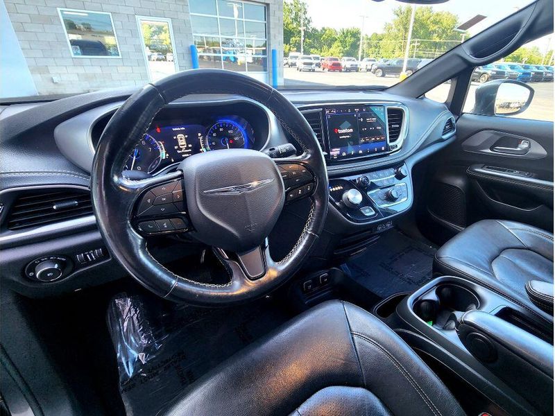 Used 2021 Chrysler Pacifica Touring L S