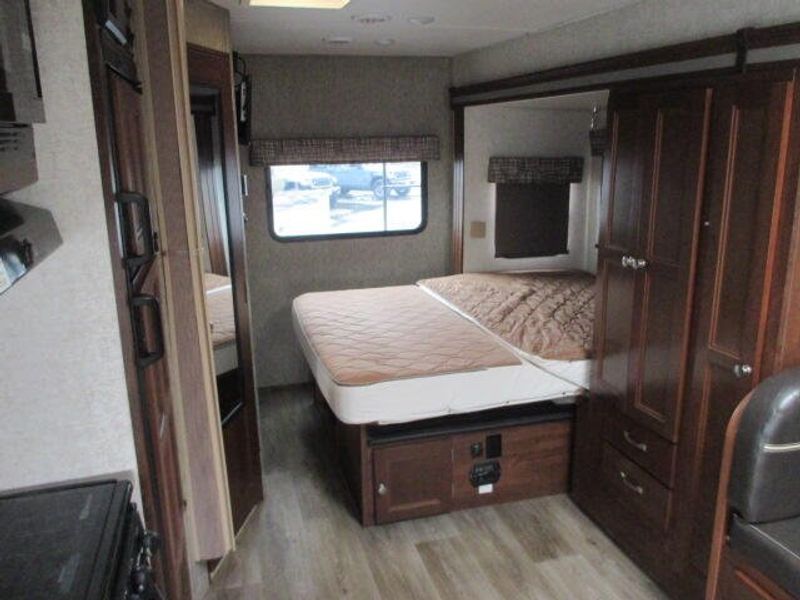 Used 2016 Mercedes-Benz Sprinter 3500 Chassis Image 16