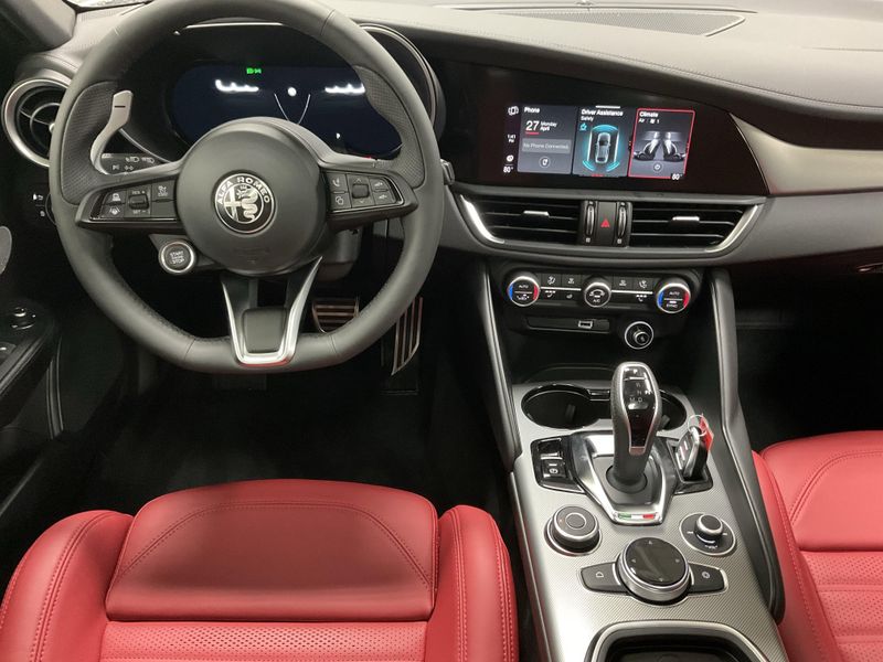 New 2026 Alfa Romeo Giulia AwdImage 14