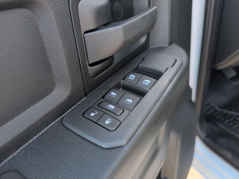 2025 RAM 2500 Tradesman Crew Cab 4x4 6