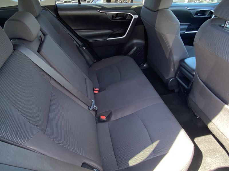 Used 2021 Toyota RAV4 LEImage 12