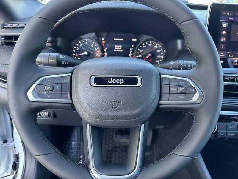 New 2026 Jeep Compass Latitude Altitude 4x4Image 17