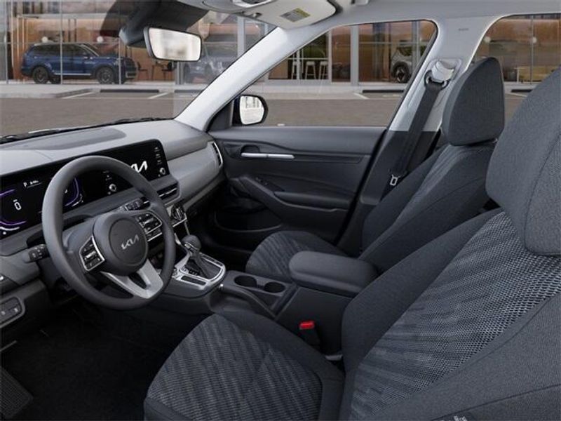 2025 Kia Seltos LXImage 17