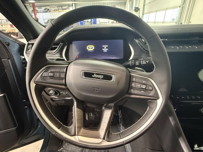 New 2026 Jeep Grand Cherokee L Limited 4x4Image 29