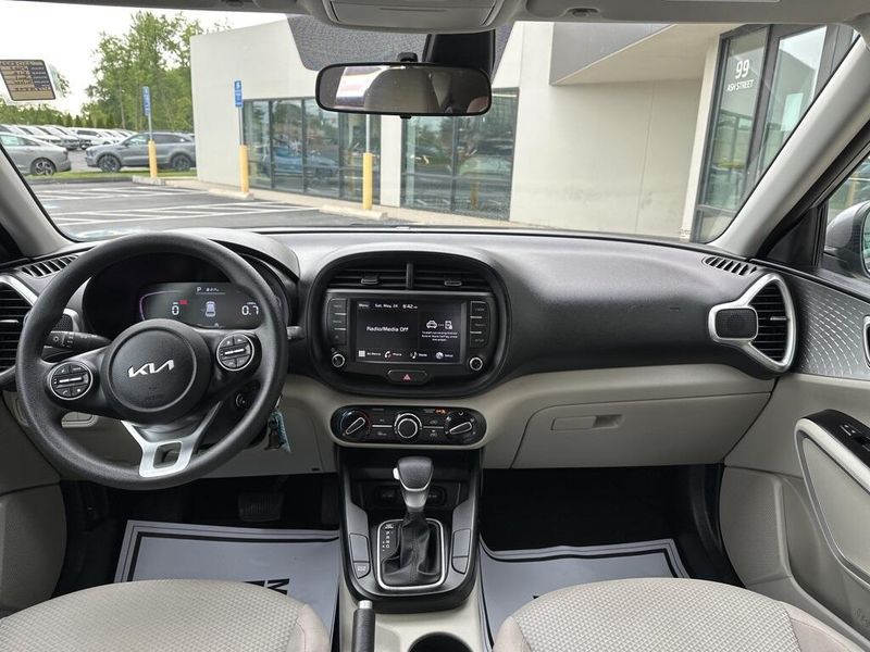 2023 Kia Soul LXImage 22