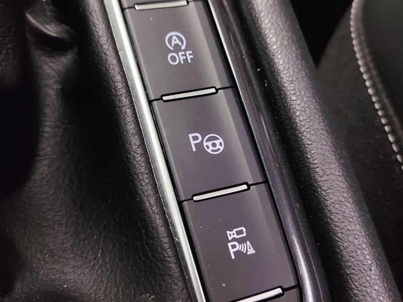 Used 2024 Volkswagen Tiguan AWD SEL R-Line w/Sunroof/NavImage 28