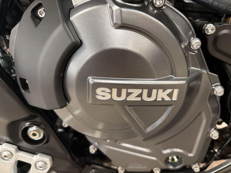 New 2027 Suzuki GSX-8R Image 28