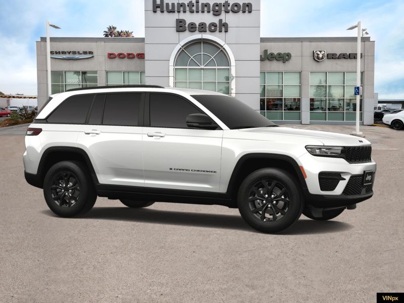 2025 Jeep Grand Cherokee Altitude 4x2Image 10