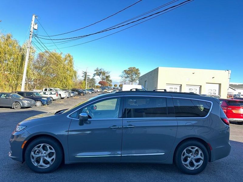 2022 Chrysler Pacifica LimitedImage 10