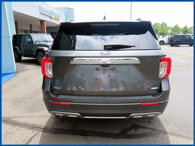 2020 Ford Explorer XLTImage 6
