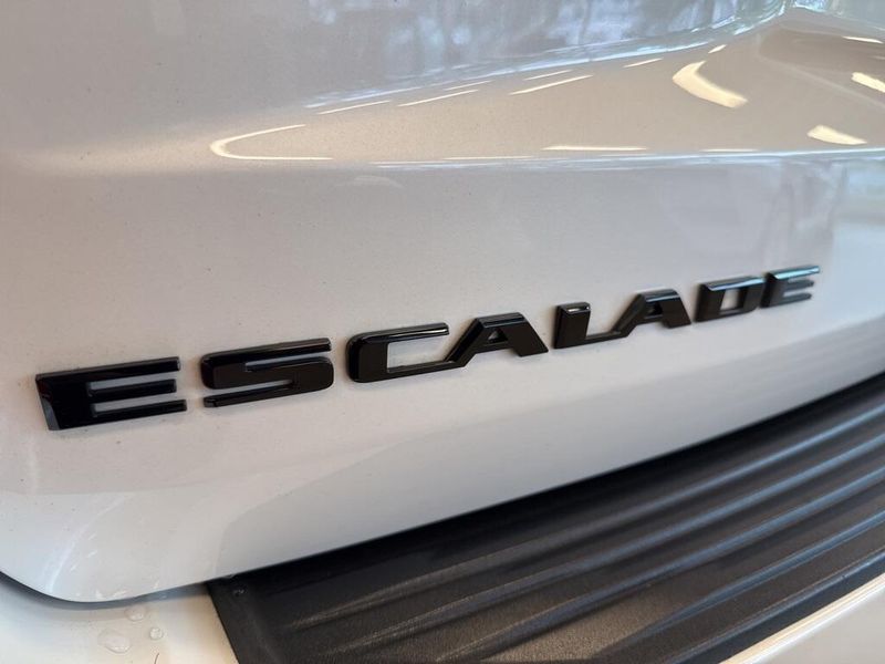 2022 Cadillac Escalade Premium Luxury