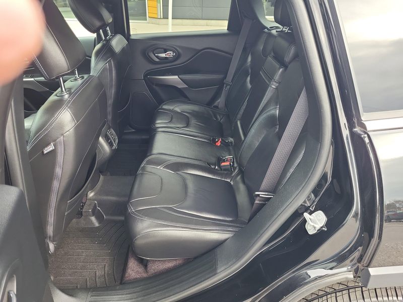 Used 2019 Jeep Cherokee LatitudeImage 9