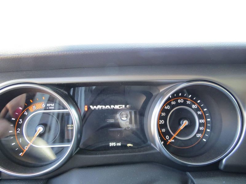 2022 Jeep Wrangler Unlimited Sport 4x4 4dr SUVImage 18