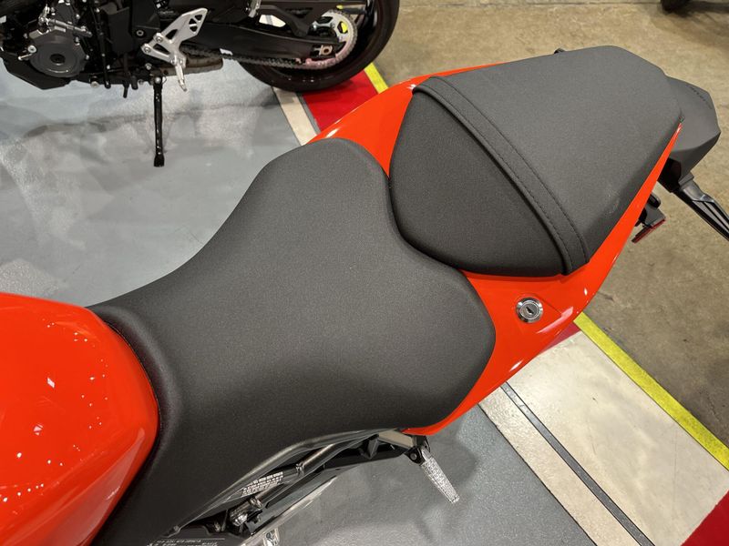 New 2026 Suzuki GSX-8R Image 15