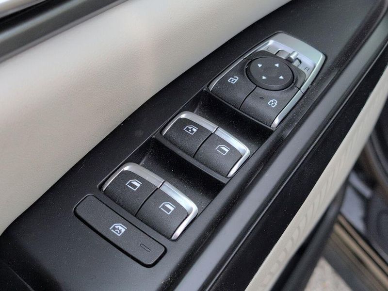 2024 Kia Carnival LXImage 14