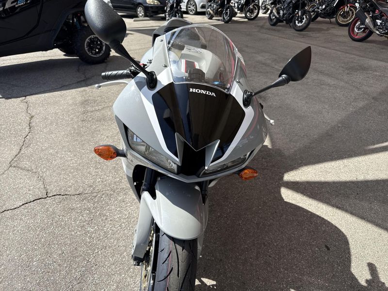 New 2026 Honda CBR600RR Image 14