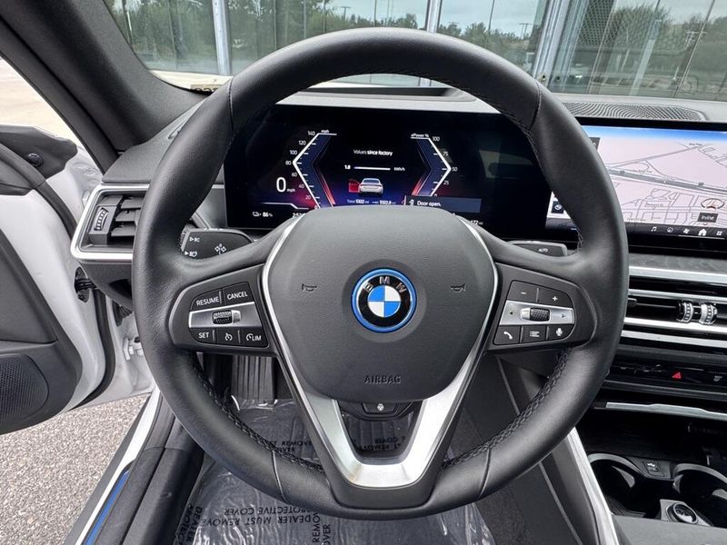 2024 BMW i4 eDrive35Image 25