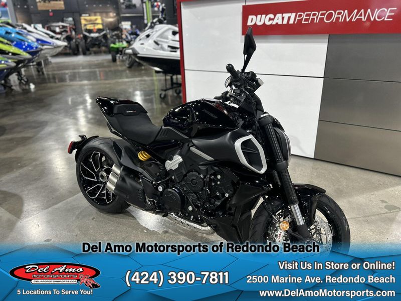 2024 Ducati DIAVEL V4 Image 2