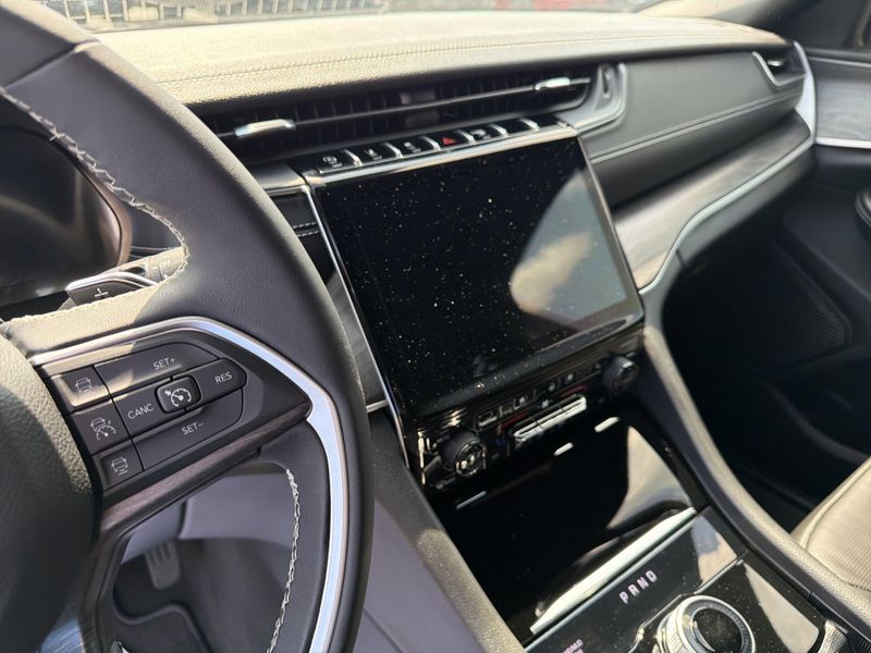 Used 2024 Jeep Grand Cherokee L LimitedImage 33