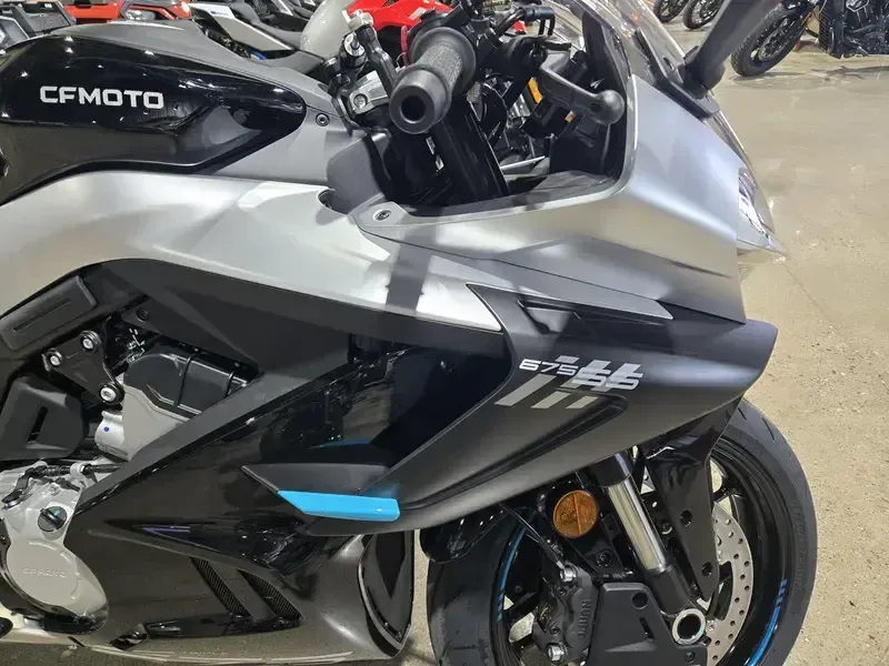 2025 CFMOTO 675SS NEBULA BLACK Image 10