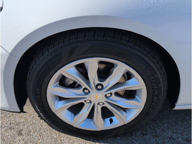 Used 2024 Chevrolet Malibu LTImage 8