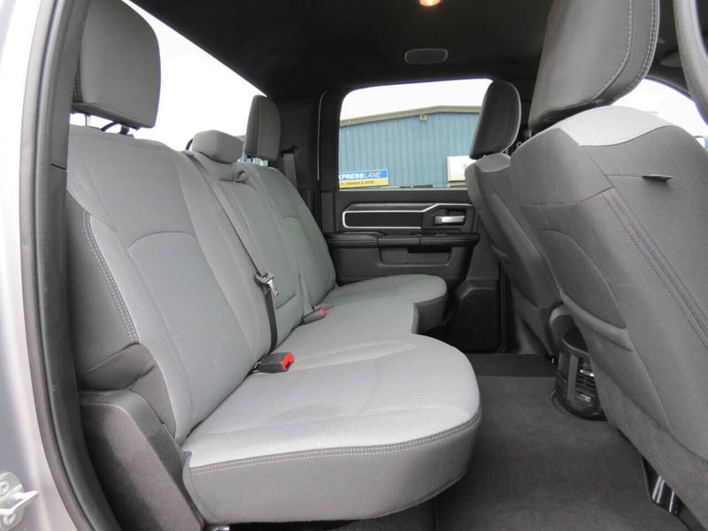 Used 2024 RAM 2500 Big Horn 4x4 4dr Crew Cab 6.3 ft. SB PickupImage 25