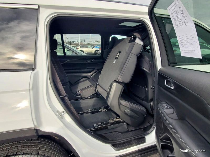 Used 2025 Jeep Grand Cherokee L Laredo X