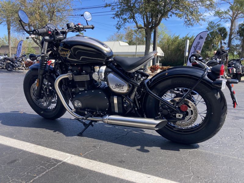 2025 Triumph Bonneville Bobber