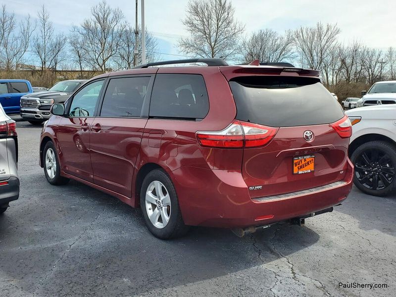 Used 2018 Toyota Sienna LE