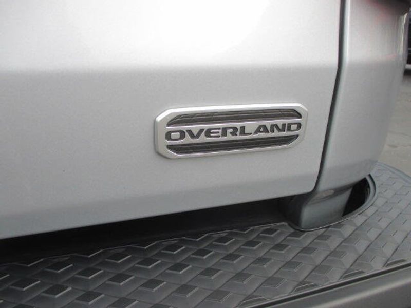 Used 2023 Jeep Gladiator OverlandImage 9