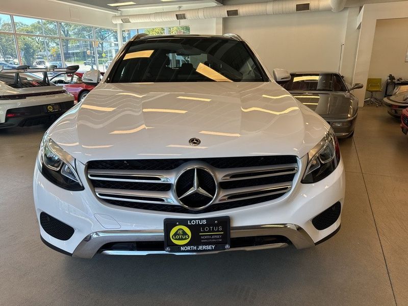 2019 Mercedes-Benz GLC 300Image 3