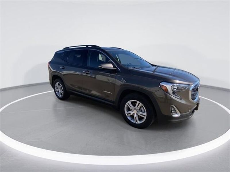 2020 GMC Terrain SLEImage 2