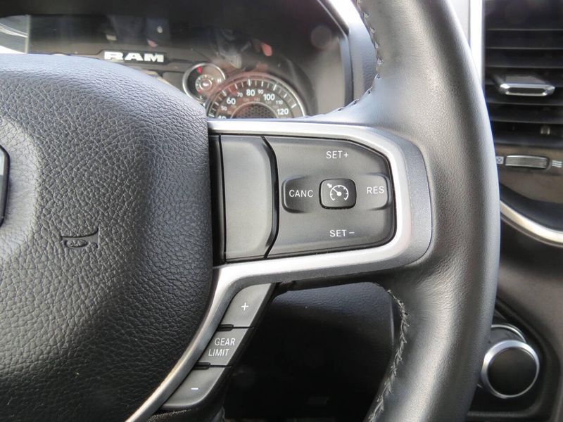 Used 2023 RAM 1500 Big Horn 4x4 4dr Crew Cab 5.6 ft. SB PickupImage 17