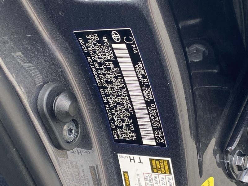 Used 2020 Toyota Prius LEImage 31