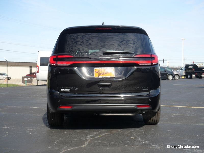 2024 Chrysler Pacifica Limited AwdImage 9