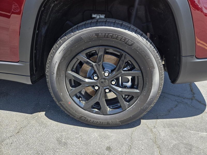 New 2026 Jeep Grand Cherokee L Laredo Altitude 4x4