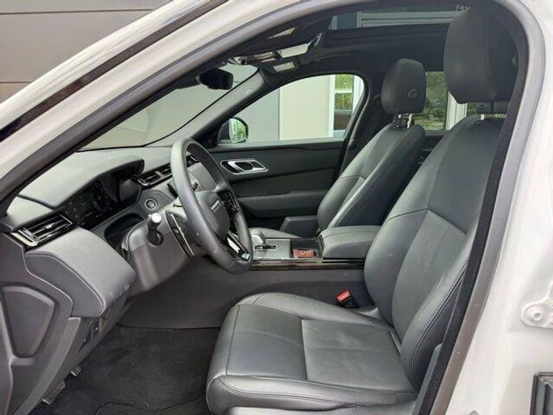 Used 2025 Land Rover Range Rover Velar Dynamic SE