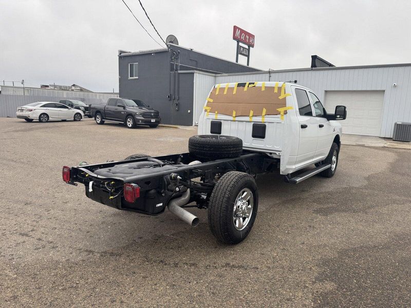 2024 RAM 3500 Chassis Cab TradesmanImage 8