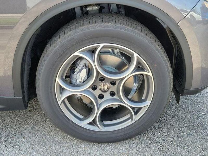 2025 Alfa Romeo Stelvio Sprint Base photo 4