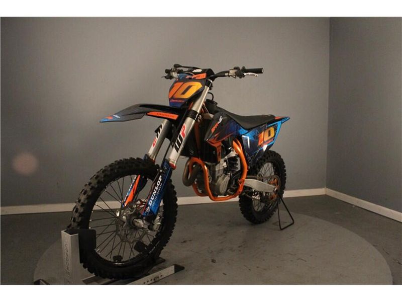 2021 KTM SX 450 F in a Gray exterior color. New England Powersports 978 338-8990 pixelmotiondemo.com 