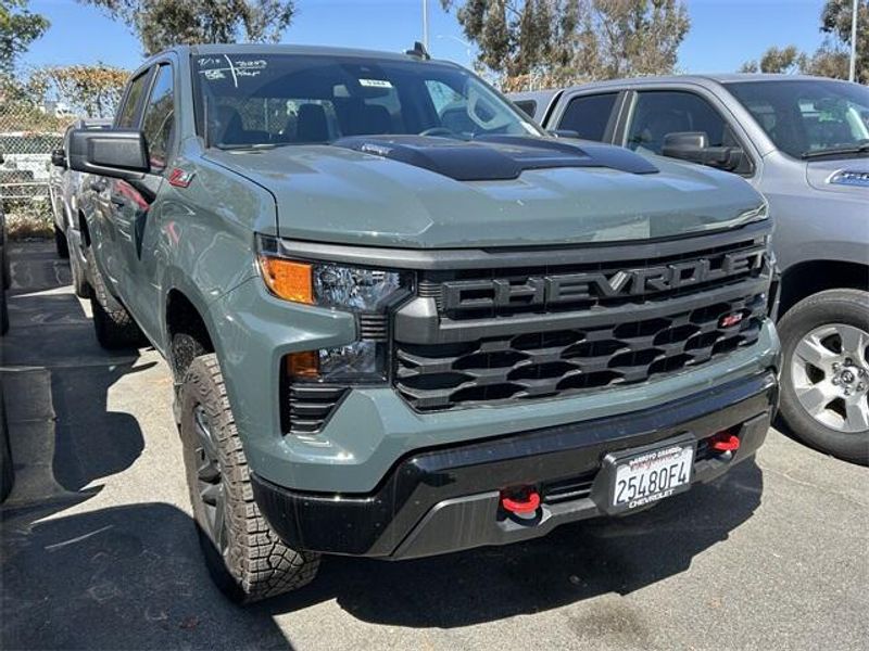2025 Chevrolet Silverado 1500 Custom Trail Boss photo 2