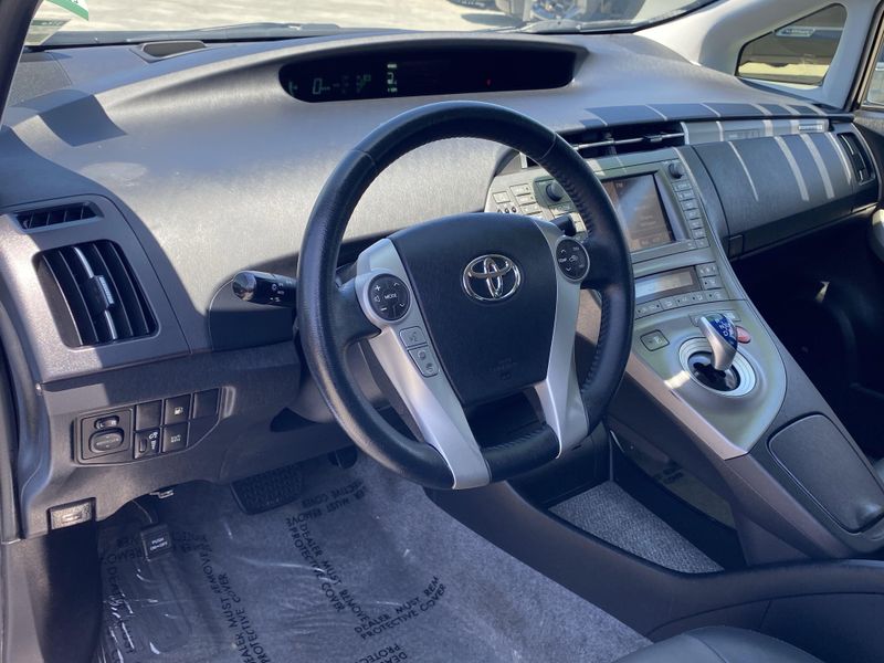 2014 Toyota Prius Plug-In AdvancedImage 16